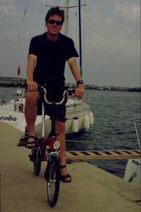 Christoph auf Brompton in ACI-Marina Pomer