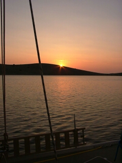 Sonnenaufgang in den Kornaten (126&nbsp;kB)