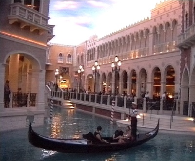 418 LV Venetian Gondel innen